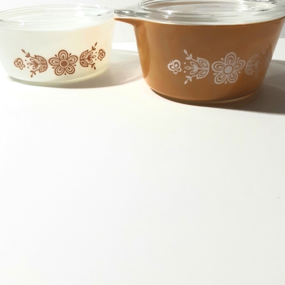 Vintage Pyrex Set - Picture 2 of 4